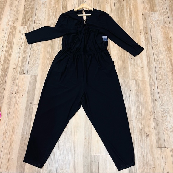 NWT Torrid Black Crepe Lace-Up Jumpsuit size 2 X - Picture 8 of 10